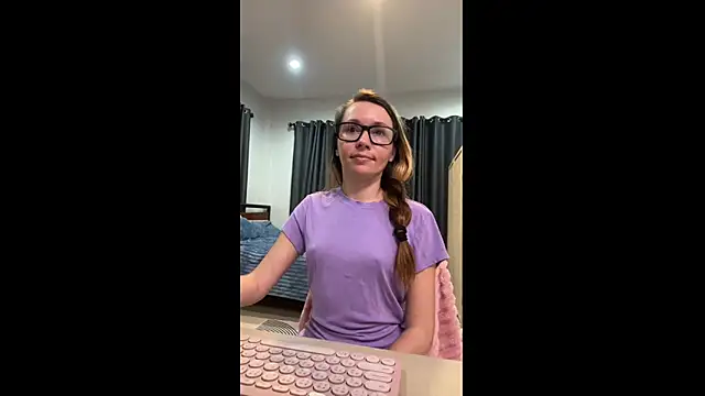 PocketElsa's Live XXX Chat