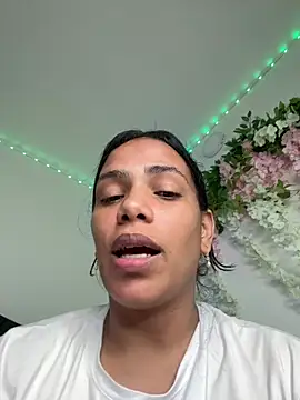 ArielleMillerr-'s Live XXX Chat