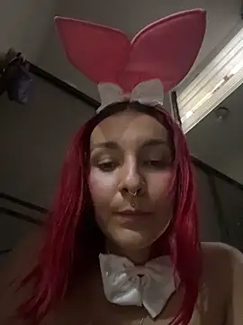 Amelie-RedHoney's Live XXX Chat