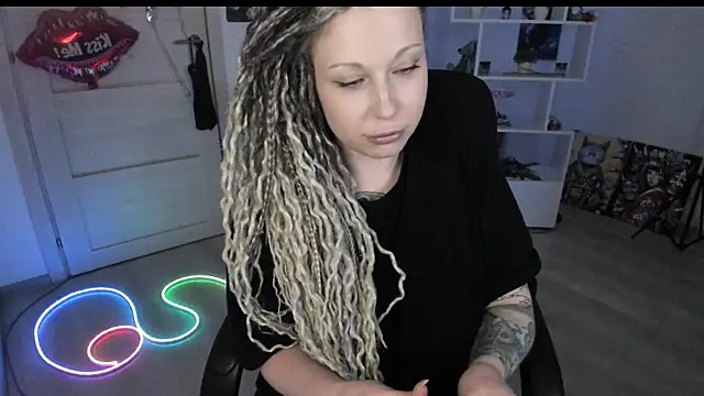 HoneySallyMoore's Live XXX Chat