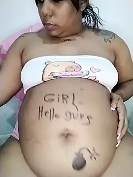 emma_purple_ Show in webcam