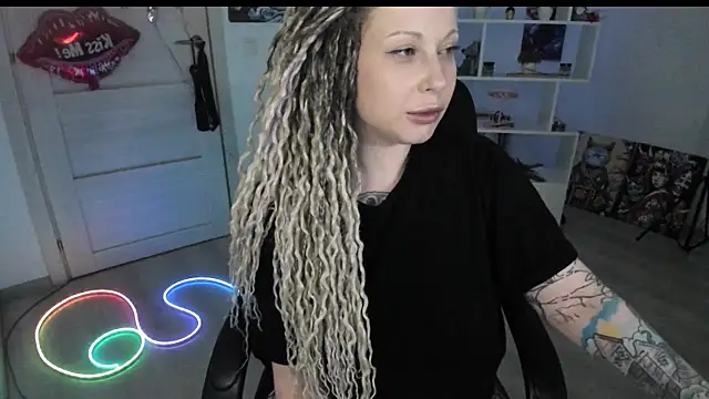 HoneySallyMoore 现场XXX聊天