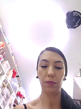 Chat XXX ao vivo de LunaZambrano