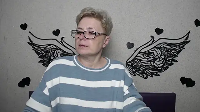 EmiliaGree's Live XXX Chat