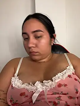 Stormyy_Luxe Adlı Modelin Canlı XXX Sohbeti