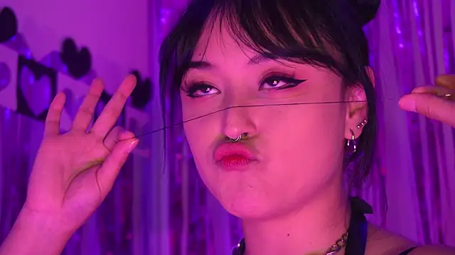 Gloomydoll Chat XXX in diretta