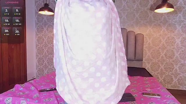 katia_green1 Adlı Modelin Canlı XXX Sohbeti