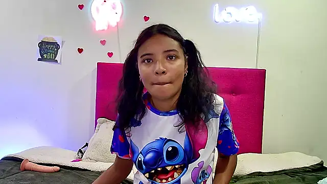 Ellie_Cute7 Adlı Modelin Canlı XXX Sohbeti