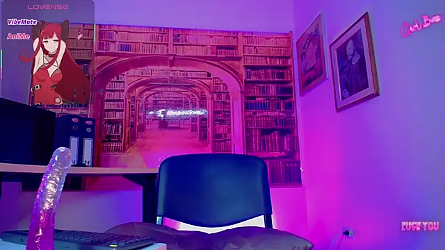 Pertunjukan Kamera Web Mia_Colucci-