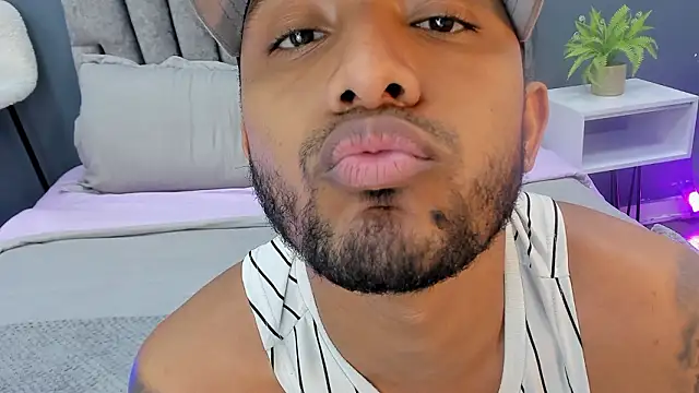 Robin_Rief webcam show