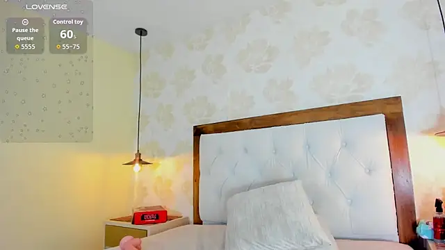 IRISCLARK1 Adlı Modelin Canlı XXX Sohbeti