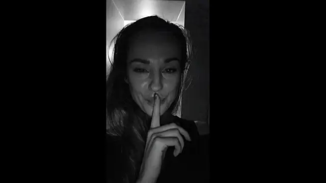 دردشة SuchArt_ الجنسية المباشرة