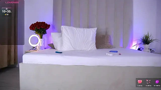 AishaSins' Live XXX Chat