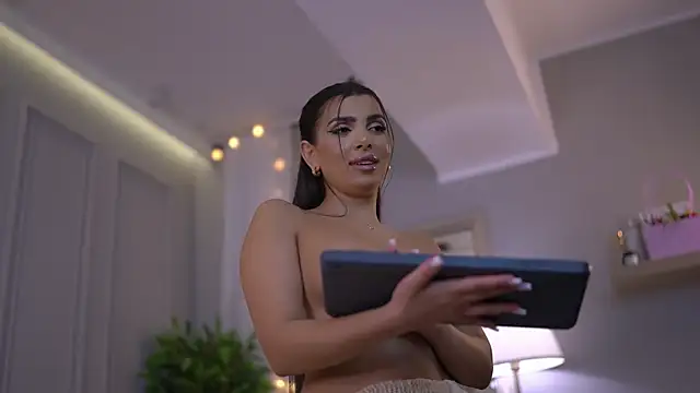 NicoleCellini Live XXX-Chat