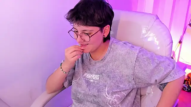 Nathaly_ds Adlı Modelin Canlı XXX Sohbeti