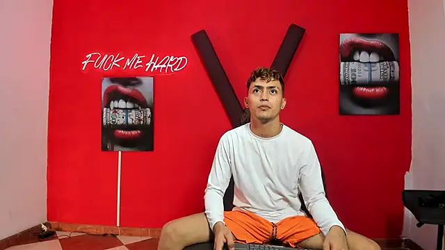 AVENGER_BOYS2026 Adlı Modelin Canlı XXX Sohbeti