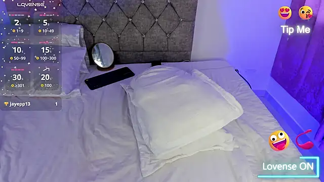 NoahVance Adlı Modelin Canlı XXX Sohbeti