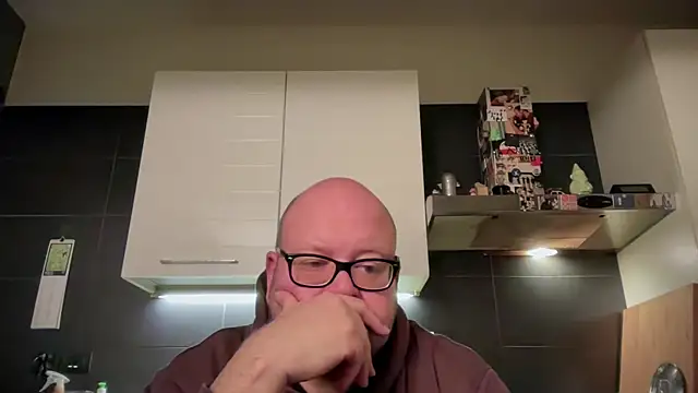 theitalianbear Adlı Modelin Canlı XXX Sohbeti