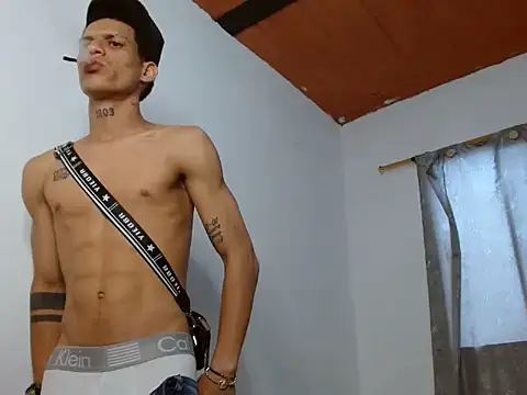 ethanchamo Live XXX Chat