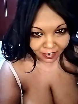 hemilynthomas2467のライブXXXチャット