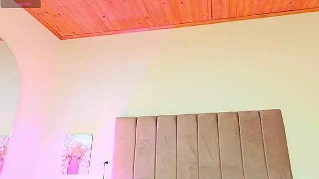 Živý XXX chat CRYSTALROUSE