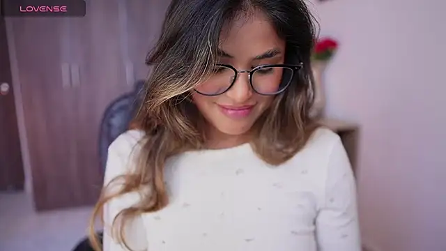 SaraParisi 现场XXX聊天