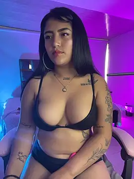 nikol_19x élő XXX-chatje