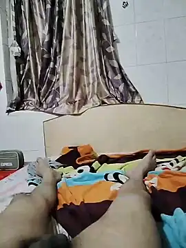 Stoner--Joy7: διαδικτυακό σόου στην κάμερα