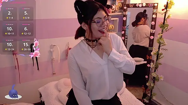 Catwhite_: онлайн-секс-чат