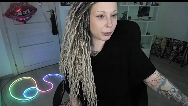 HoneySallyMoore Adlı Modelin Canlı XXX Sohbeti