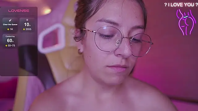 milly_kenner Adlı Modelin Canlı XXX Sohbeti