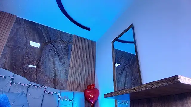 luce_williams' Live XXX Chat