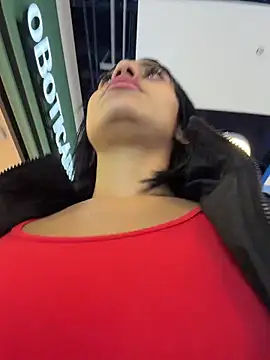 AlannaEvons' Live XXX Chat