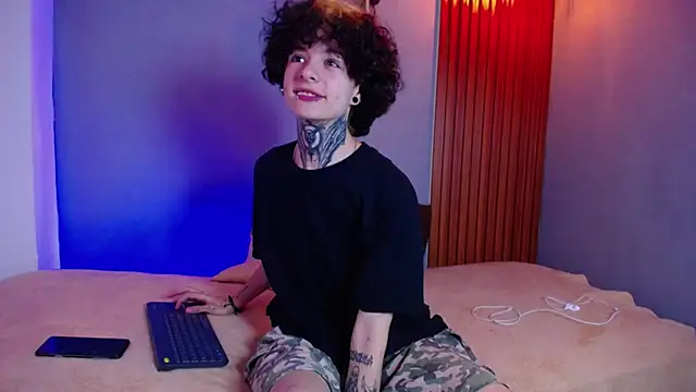 Chat XXX en directo de JuneBlake_