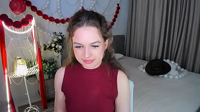 MiracleCurly Adlı Modelin Canlı XXX Sohbeti