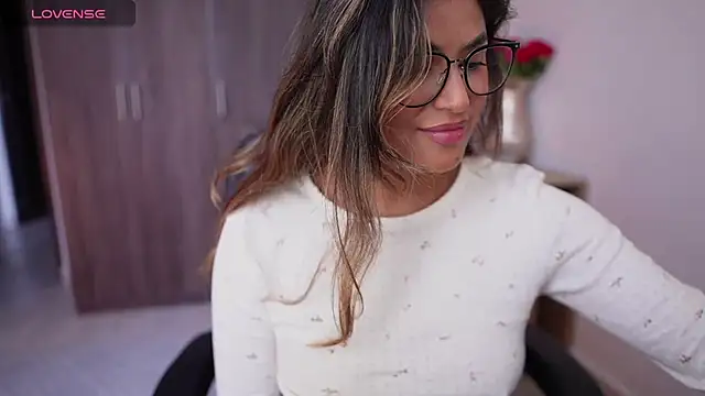 SaraParisi Chat XXX live