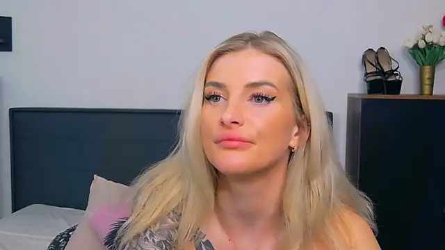 Lia_Beninin Webbikameraesitys