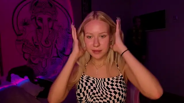 XXX chat uživo modela pureeangel