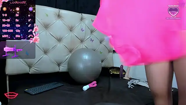 cleopatraa élő XXX-chatje