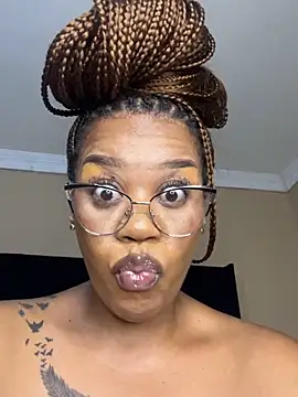 Show webcam de THICKBUNNYCHICKxxx