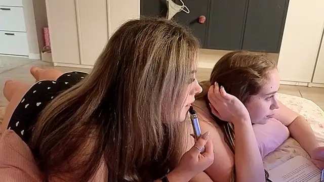 Agathameoww 即時 XXX 聊天