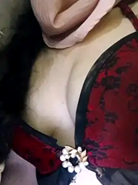 Almas-arabic Adlı Modelin Web Kamerası Şovu