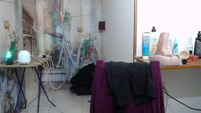 curly_greeneyed's Live XXX Chat