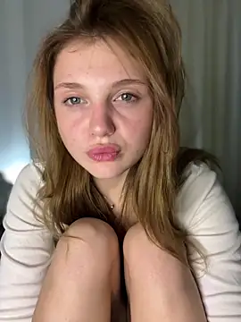 Emaline_Fane's Live XXX Chat