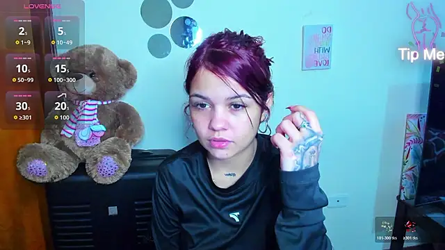 Chat +18 de Ema__Luna ao vivo