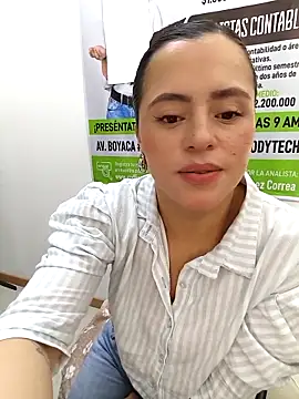 Chat +18 de ALEJA__22 ao vivo