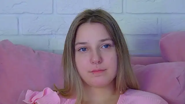 Chat +18 de TinnaBurton ao vivo