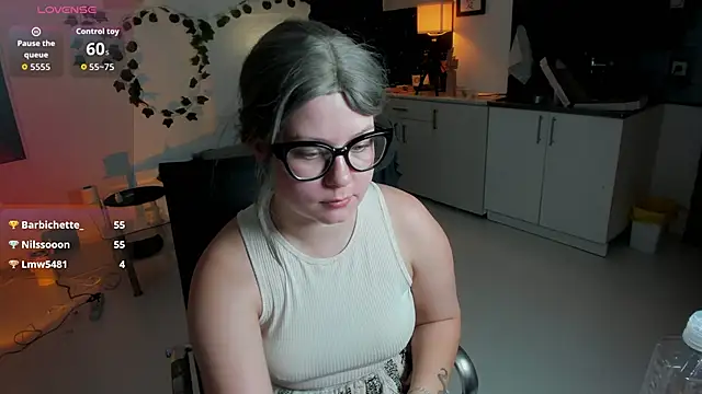 Chat XXX en directo de VexaVeylish