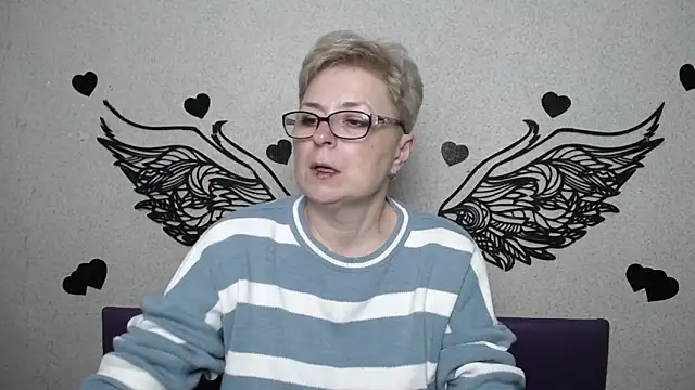 EmiliaGree élő XXX-chatje