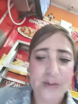 AlexadraJones3453 élő XXX-chatje